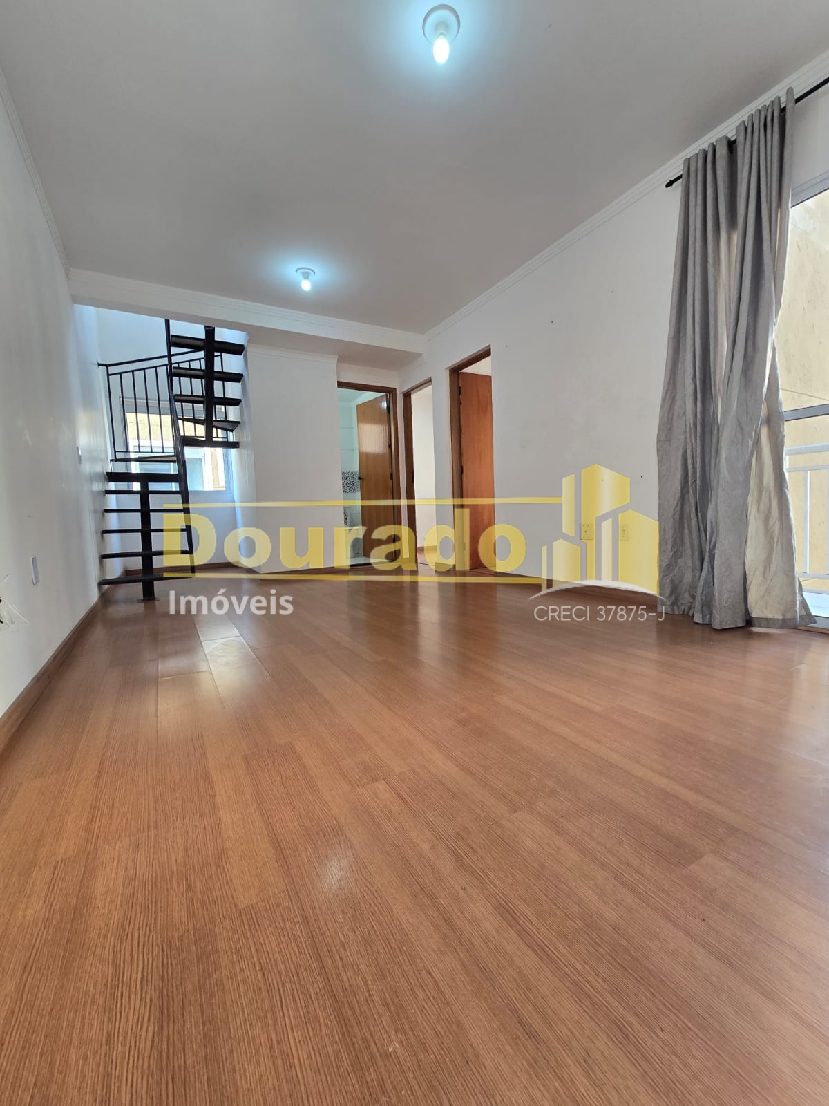 Aluga-se  Apartamento Duplex Pq dos Passaros-Bonsucesso